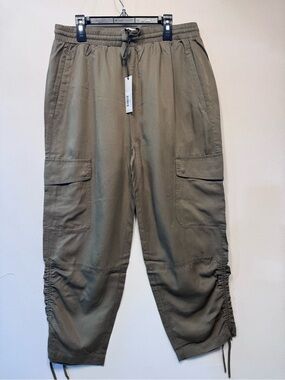 Martha Stewart Casual Cargo lightweight ankle pants 100% tencel nwt size medium